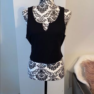 Top shop- black tank with notched front